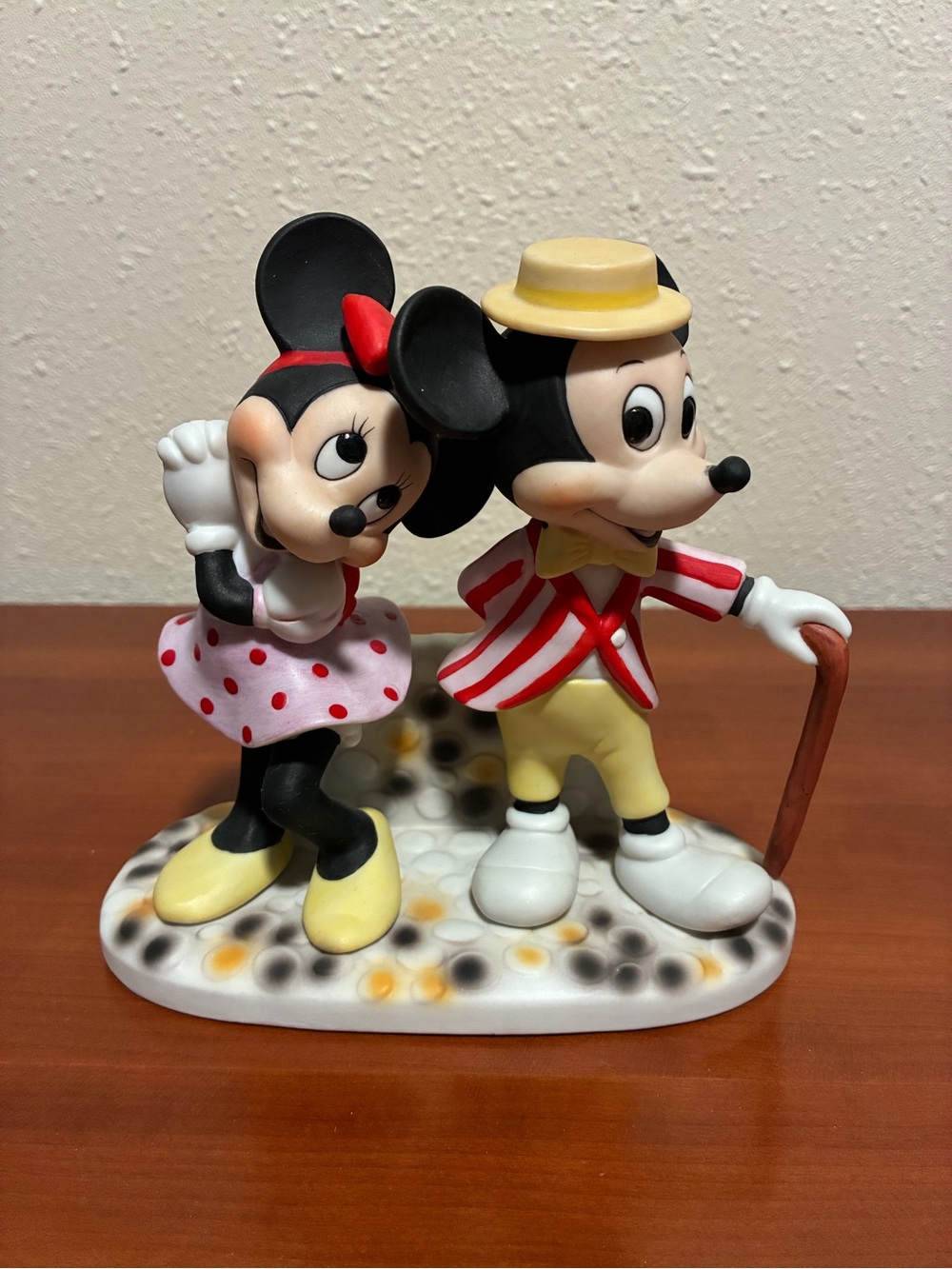 Disney *Vintage* Mickey & Minnie Ceramic Figurine.